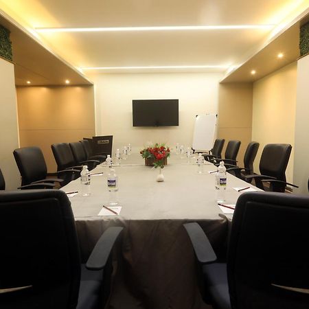 Orbett Hotel Pune Luaran gambar
